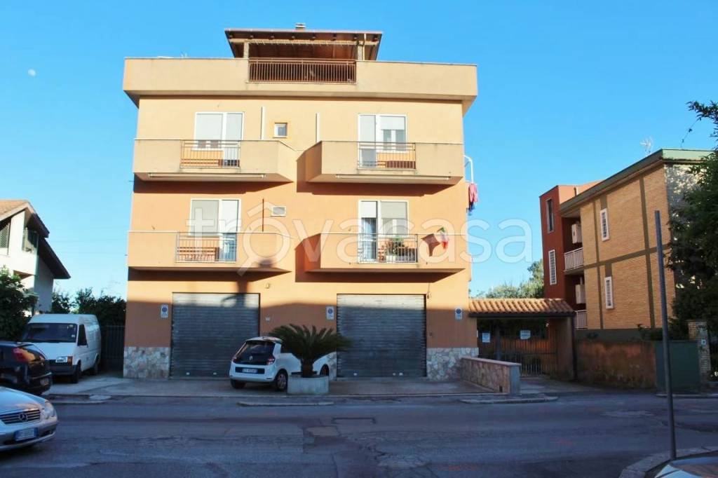 Appartamento in vendita ad Aprilia via bertolazzi, 41