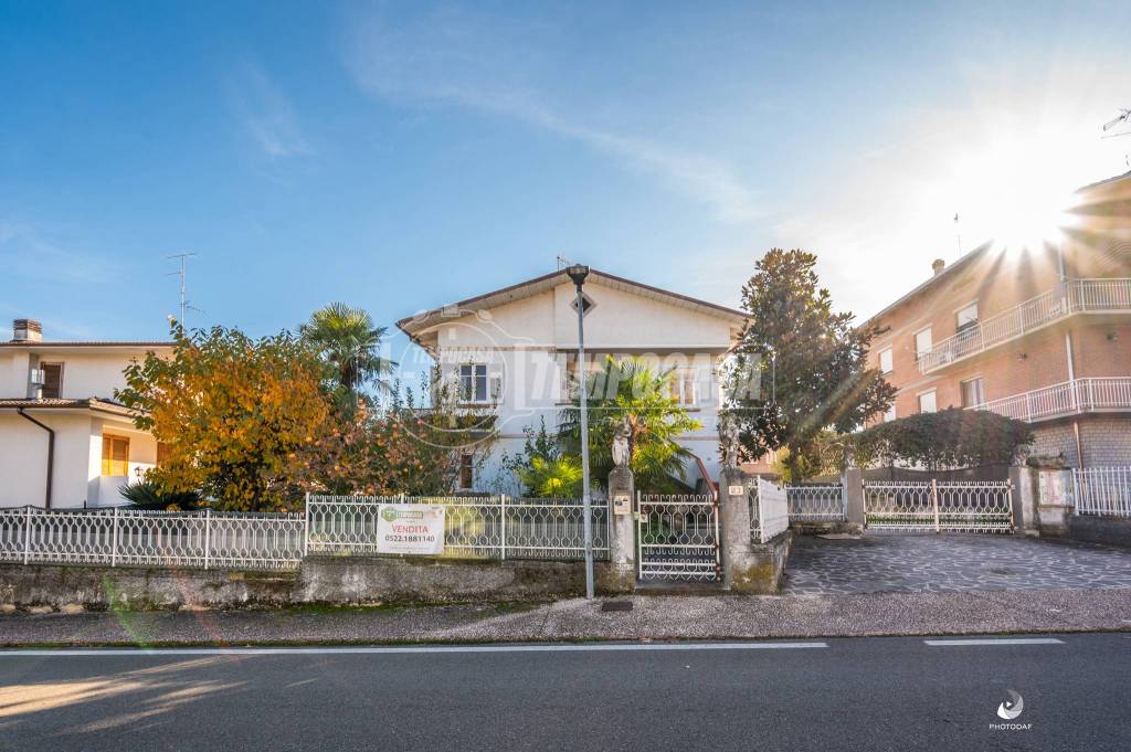 Villa Bifamiliare in vendita a Casalgrande via Bellavista, 27