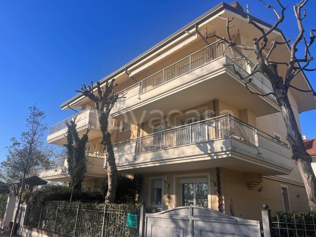 Appartamento in vendita a Riccione viale Giuseppe Mazzini, 40