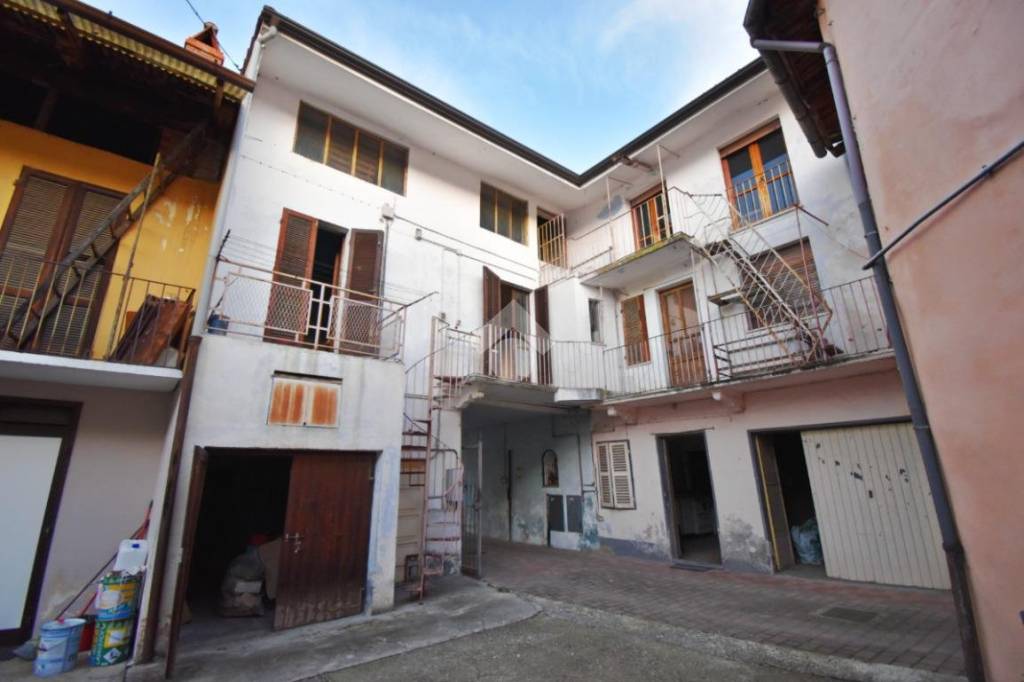 Casa Indipendente in vendita ad Albiano d'Ivrea corso vittorio emanuele