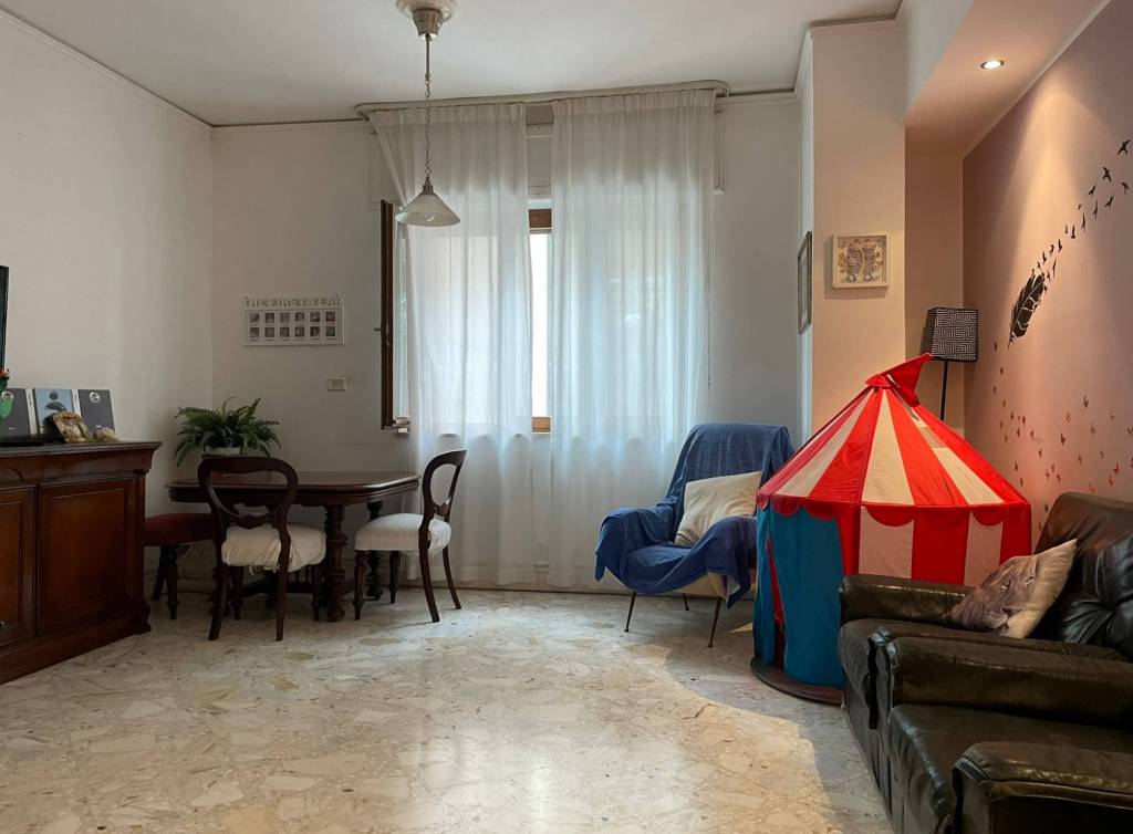Appartamento in vendita a Taranto via Lombardia, 89