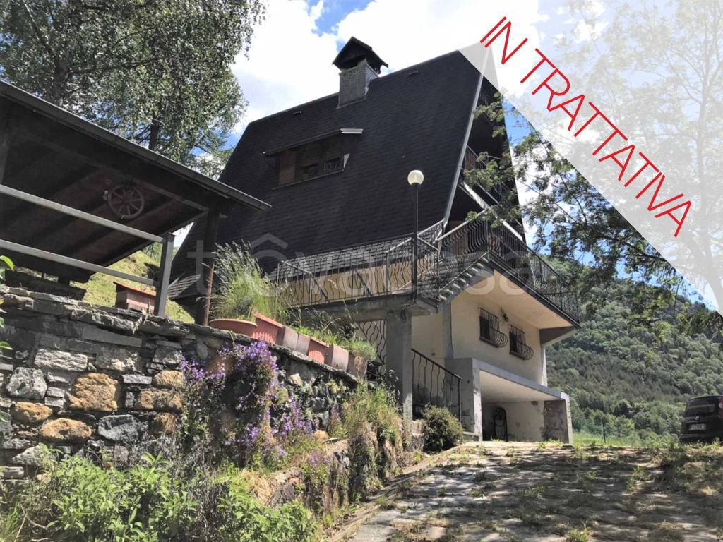 Villa in vendita a Malesco via Cannobio, 35