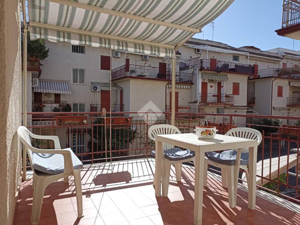 Appartamento in affitto a Giardini-Naxos via Laghini