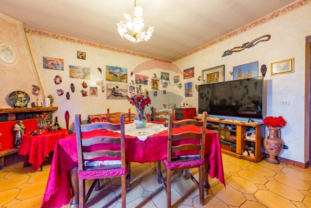 Appartamento in vendita a Roma via Ostravetere, 43