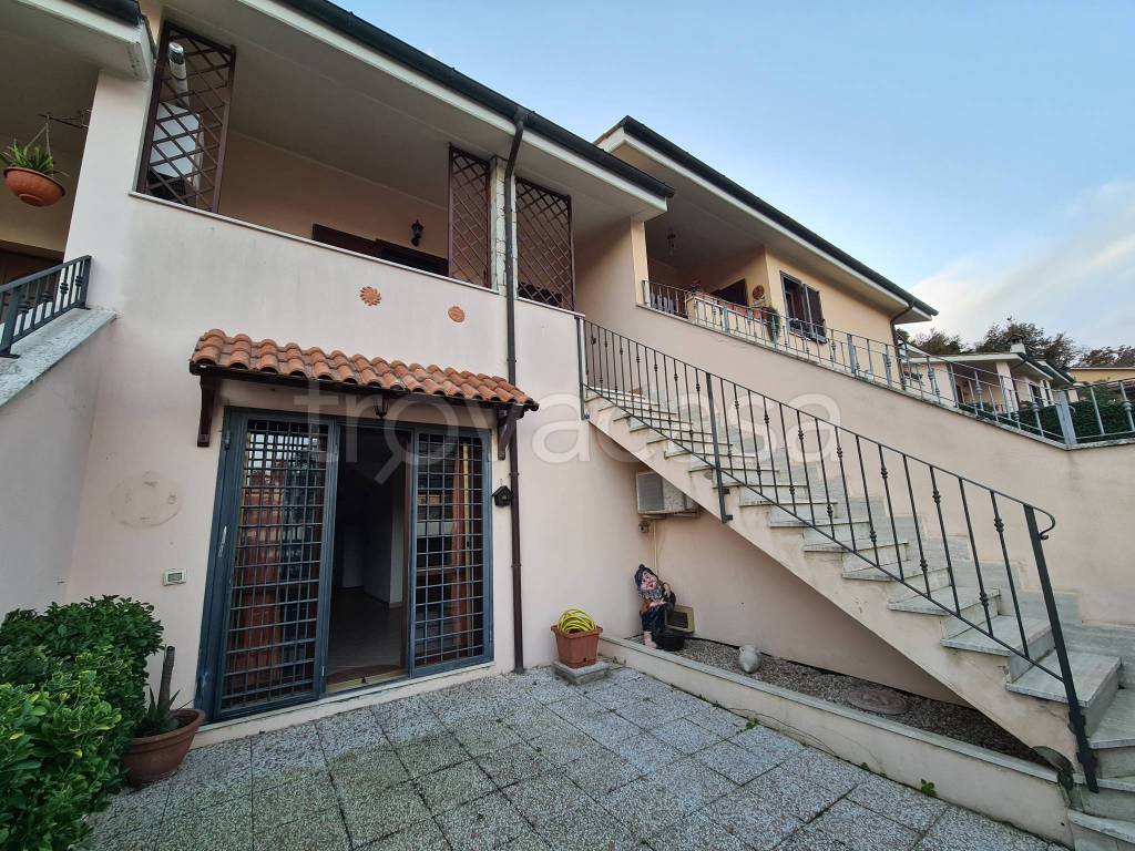 Villa a Schiera in vendita a Fiumicino via Solarussa