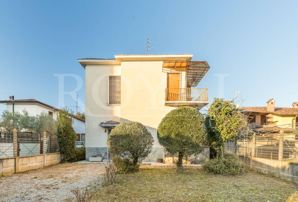 Villa in vendita a Vedano al Lambro via Parada, 4