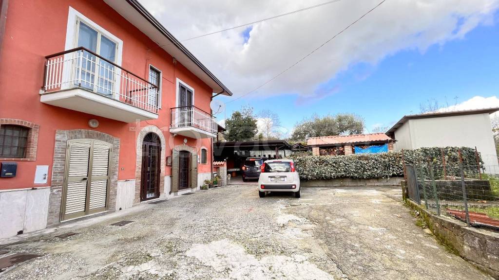 Villa in vendita ad Avellino contrada Cesine