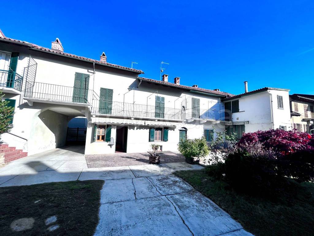 Casa Indipendente in vendita a Refrancore via Camillo Benso di Cavour, 14