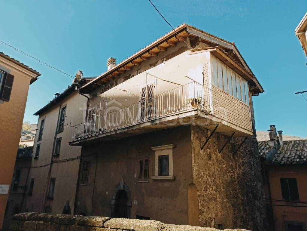 Casa Indipendente in vendita a Soriano nel Cimino via Papacqua