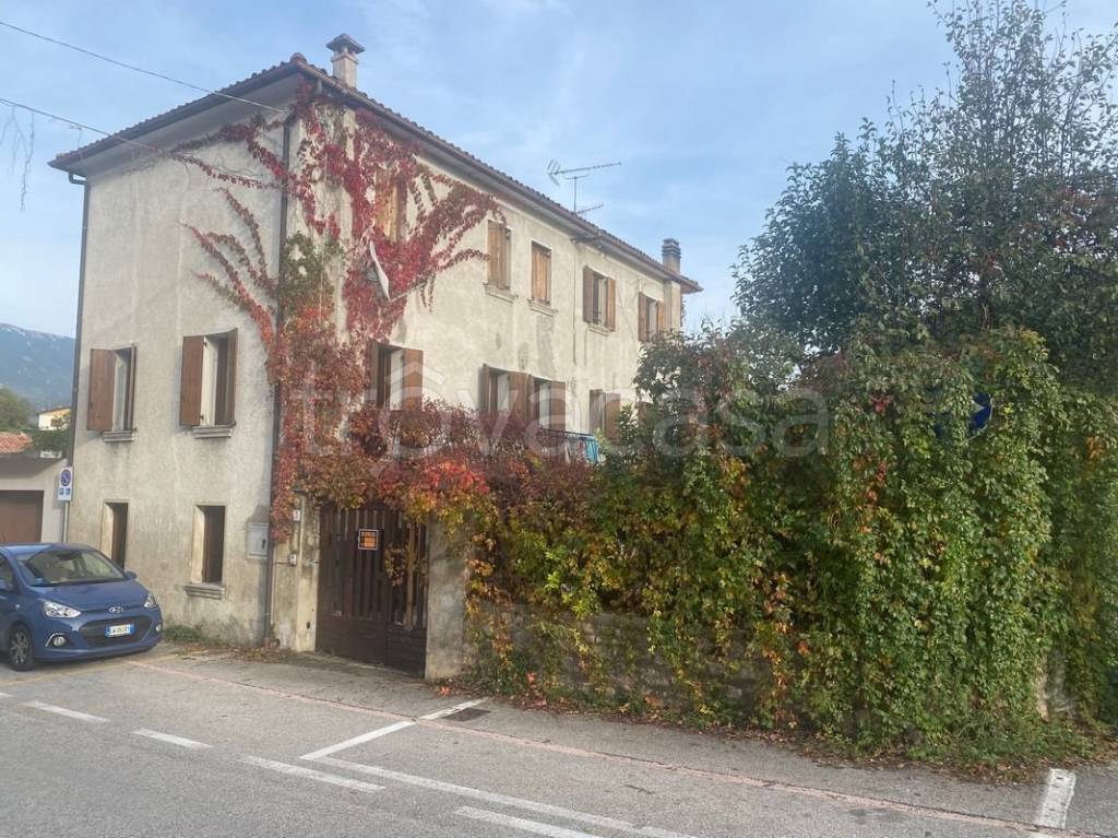 Casa Indipendente in vendita a Revine Lago via Papa Albino Luciani