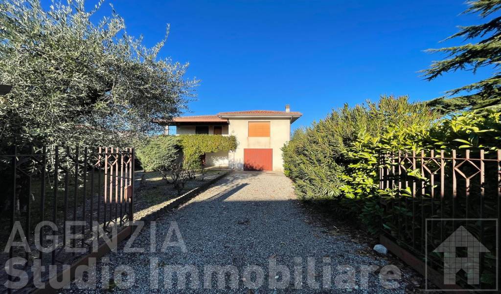 Villa in vendita a Moniga del Garda