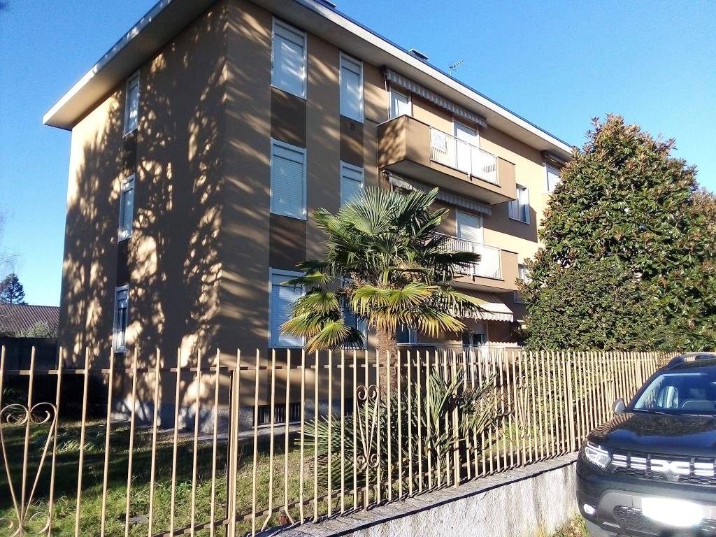 Appartamento in vendita a Olgiate Olona via Achille Grandi