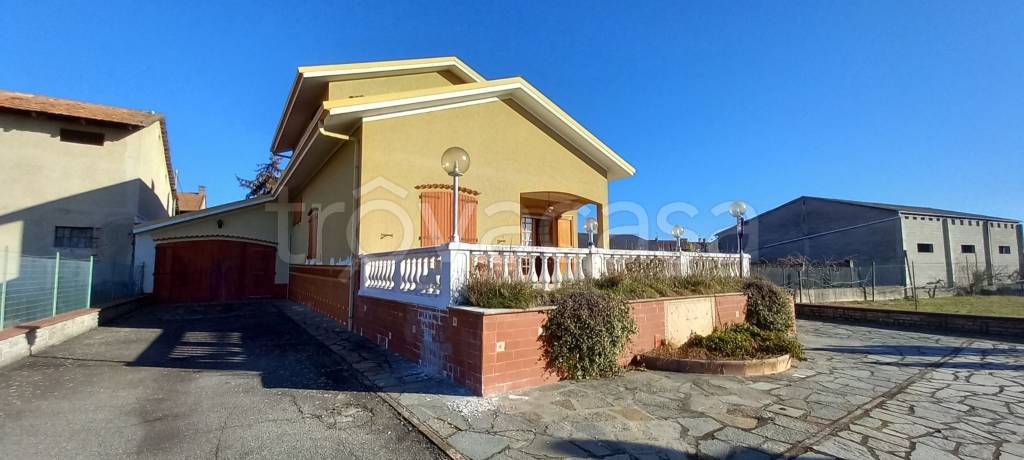 Villa in vendita a Borgo d'Ale via Trompa Corta