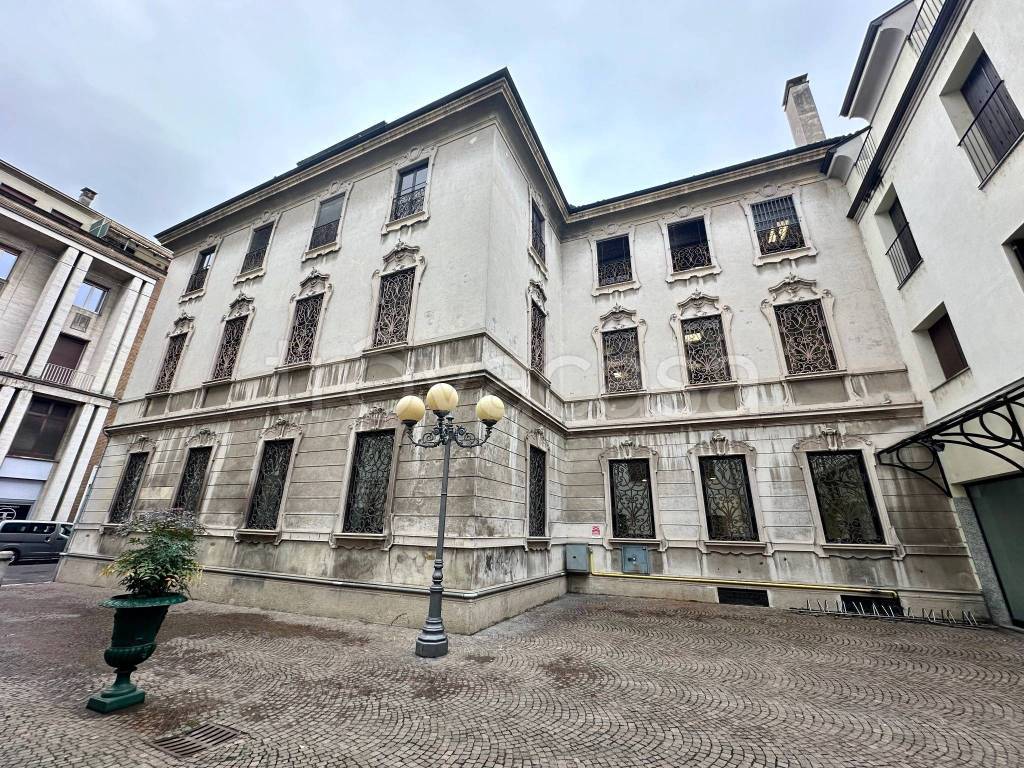 Ufficio in vendita a Piacenza via Cittadella, 29