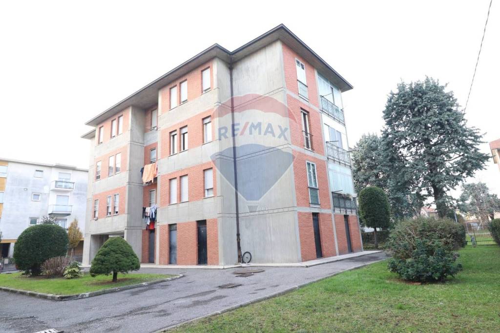 Appartamento in vendita a Calusco d'Adda don Frosio Roncalli, 315