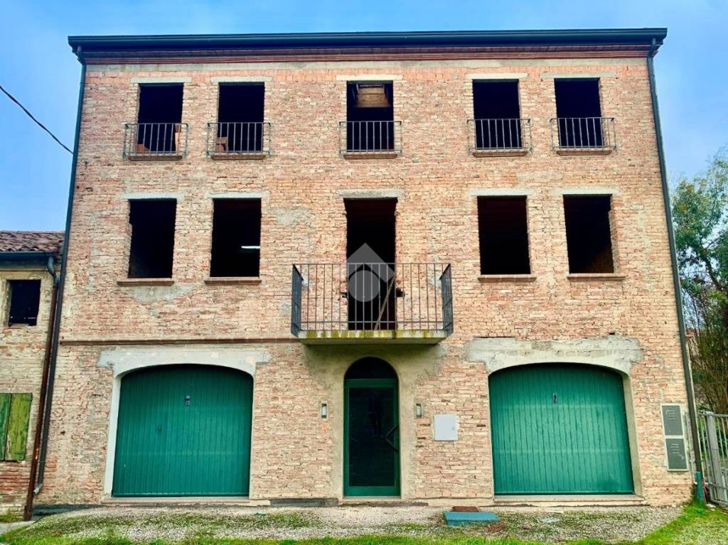 Villa Bifamiliare in vendita a Luzzara via g. Carboni, 25