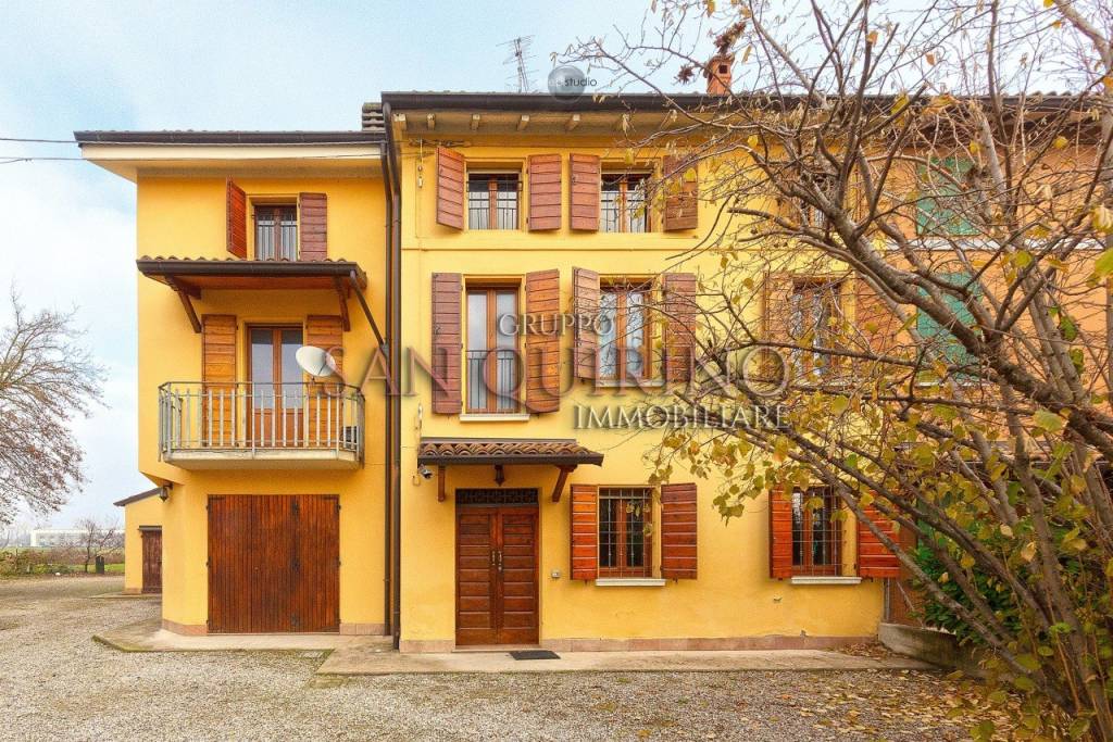 Villa Bifamiliare in vendita a Campagnola Emilia via Vettigano, 43