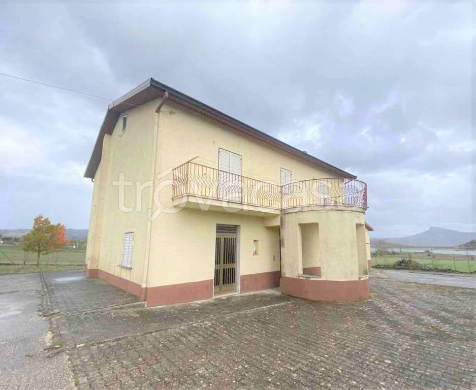 Villa in vendita a Conza della Campania via Appia, 29