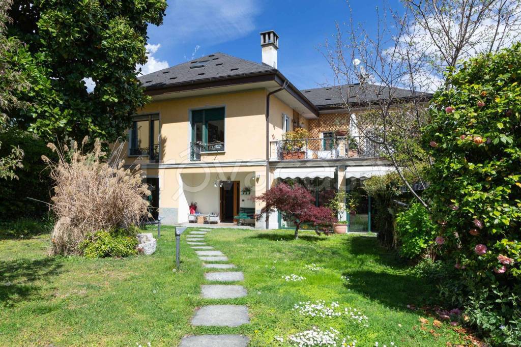 Villa in vendita a Verbania via Felice Cavallotti, 32