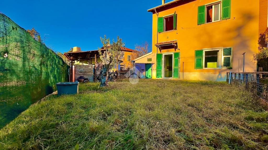 Villa Bifamiliare in vendita a Novi Ligure via Giacomo Leopardi, 2