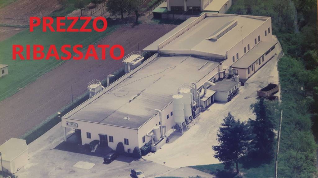Capannone Industriale in vendita a Cavaglio d'Agogna via Stazione, 79