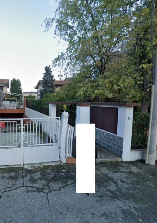 Villa all'asta a Brugherio via Nino Bixio, 35