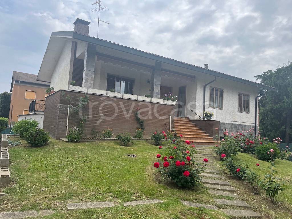 Villa in vendita a Trezzano sul Naviglio via Giovan Battista Pergolesi