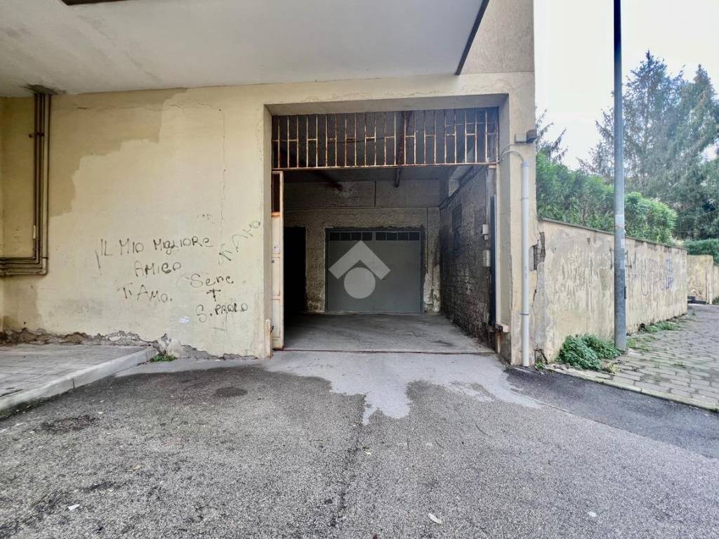 Garage in vendita a Mugnano di Napoli via Cesare Pavese II Traversa, 8