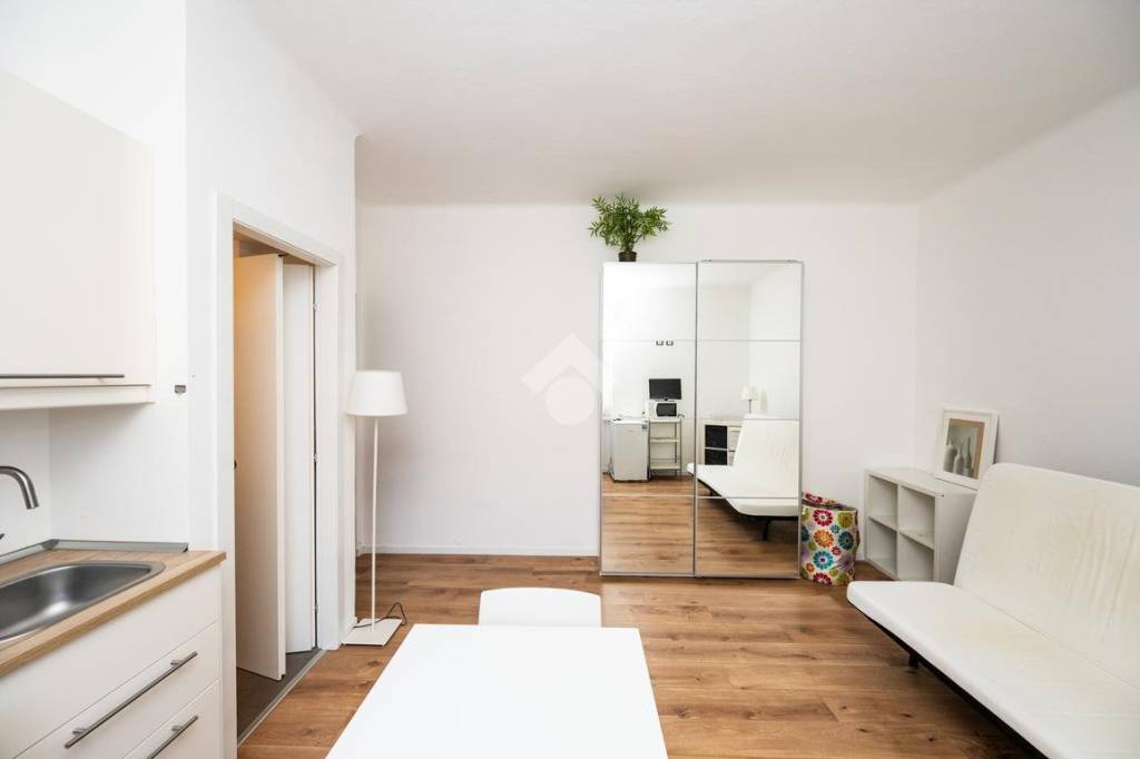 Appartamento in vendita a Milano via Tito Livio, 35