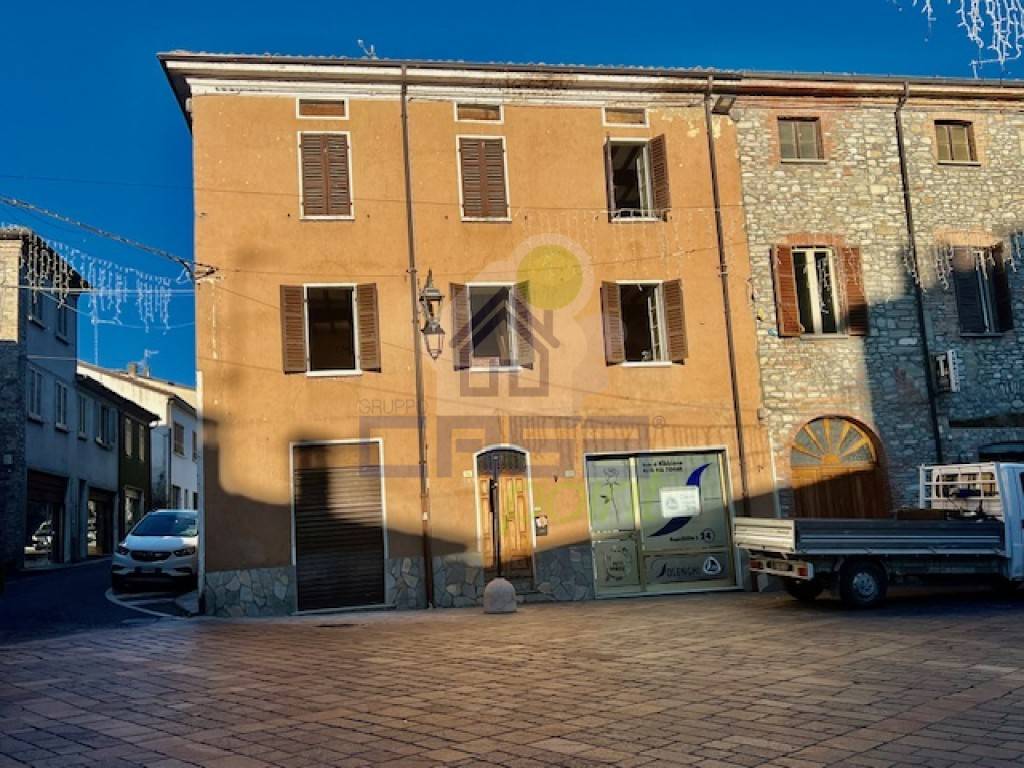 Casa Indipendente in vendita ad Alta Val Tidone via roma
