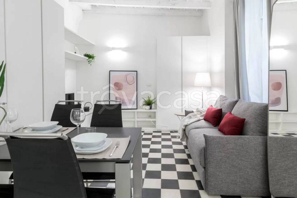 Appartamento in affitto a Milano via Santa Maria Fulcorina