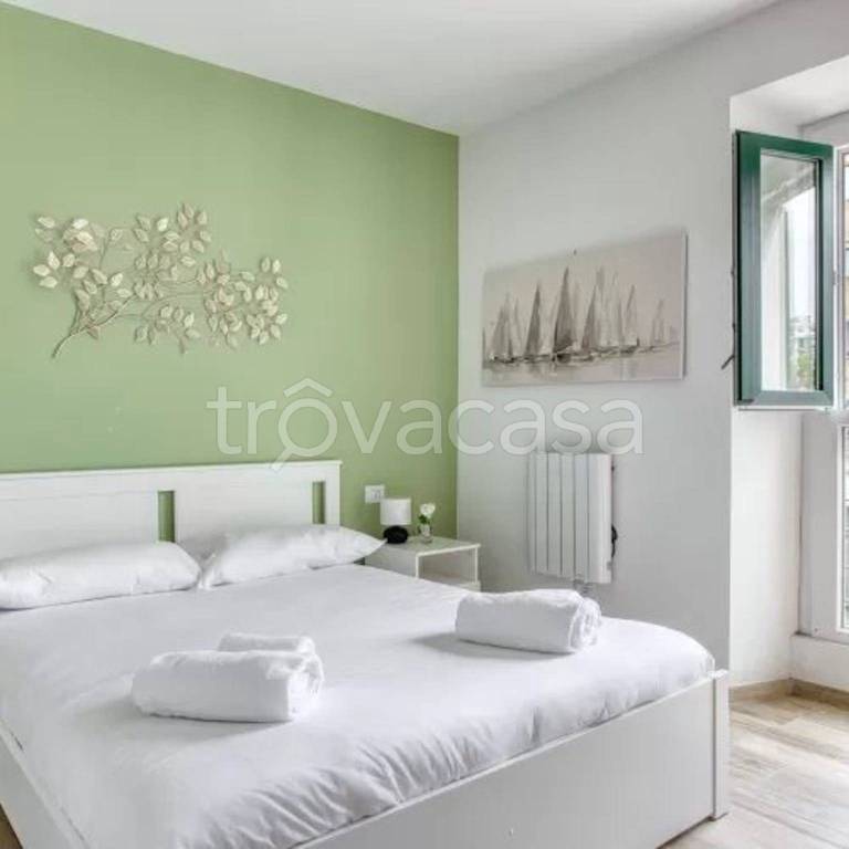 Appartamento in affitto a Milano via Savona