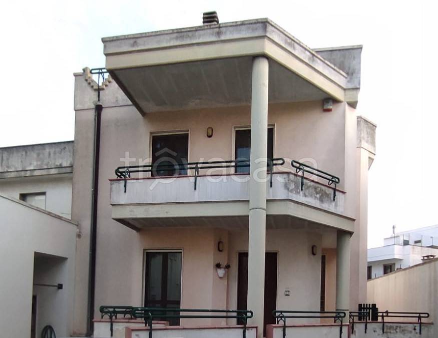 Villa in vendita a Taviano piazza San Martino