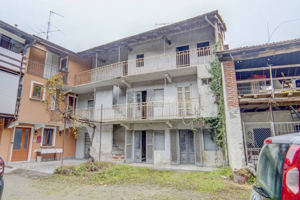 Casa Indipendente in vendita a Borgo Ticino via Valle