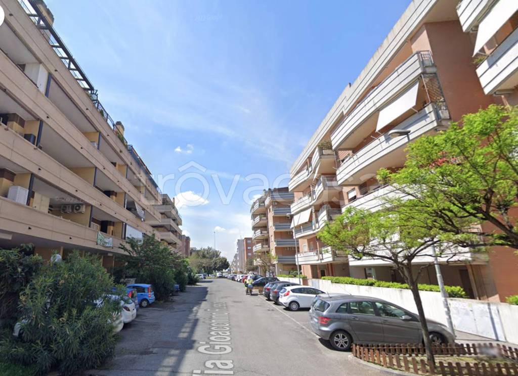 Appartamento in affitto a Roma via Gioacchino Russo