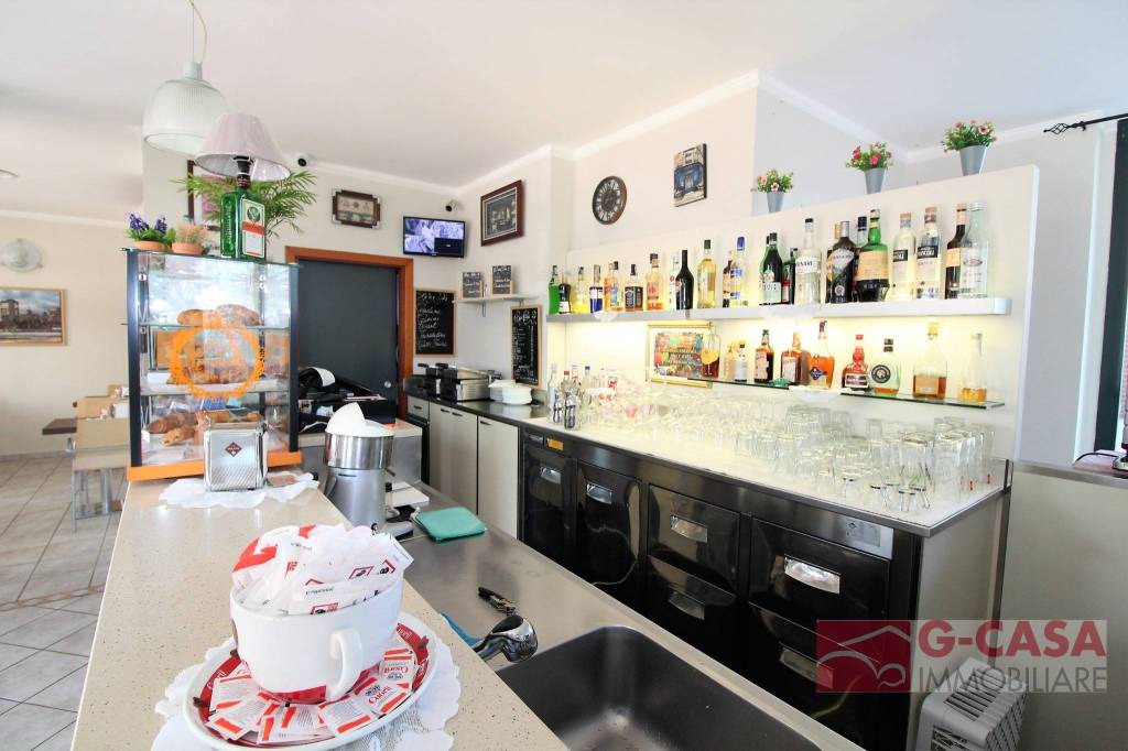 Bar in vendita a Bollate via Silvio Pellico, 25