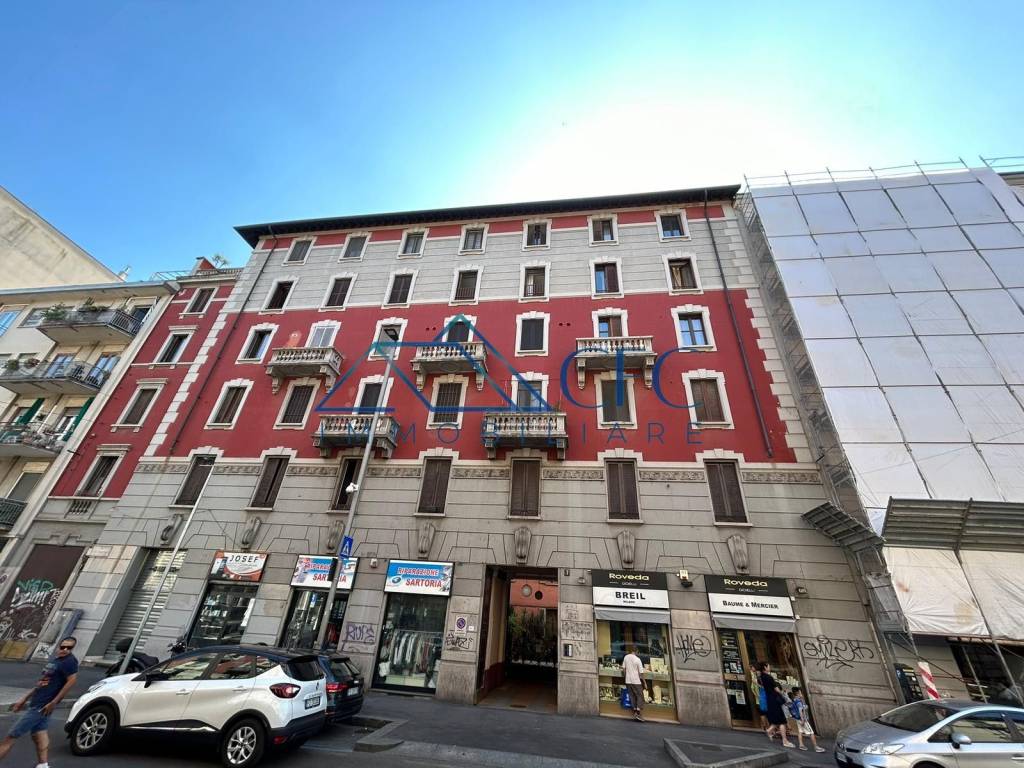 Appartamento in vendita a Milano via Carlo Imbonati, 7