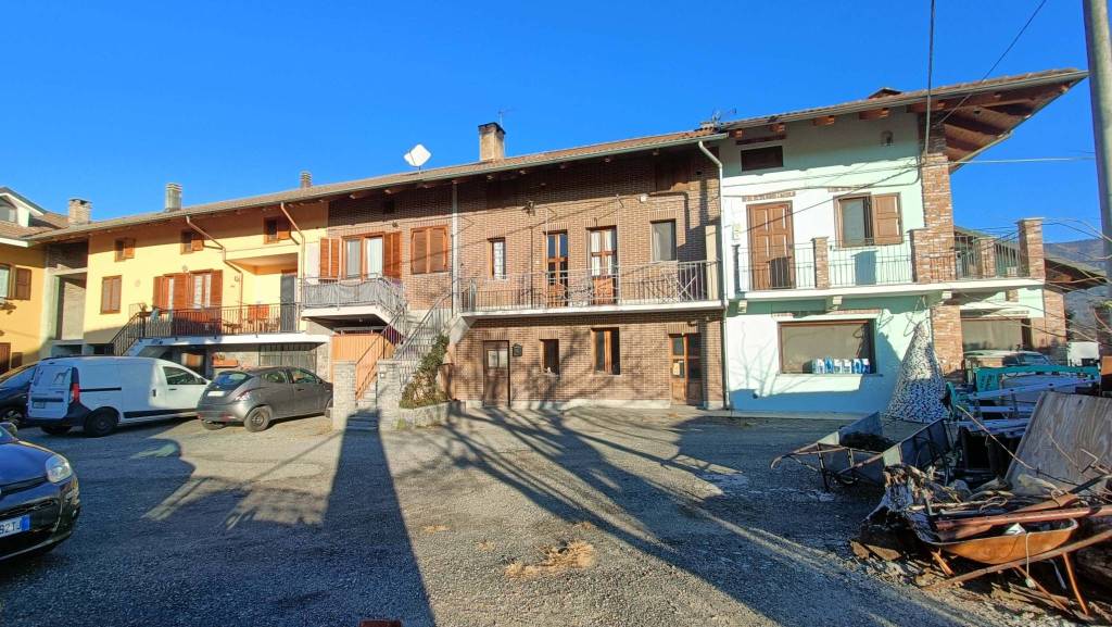 Casa Indipendente in vendita ad Avigliana via Cascina Rolle, 3