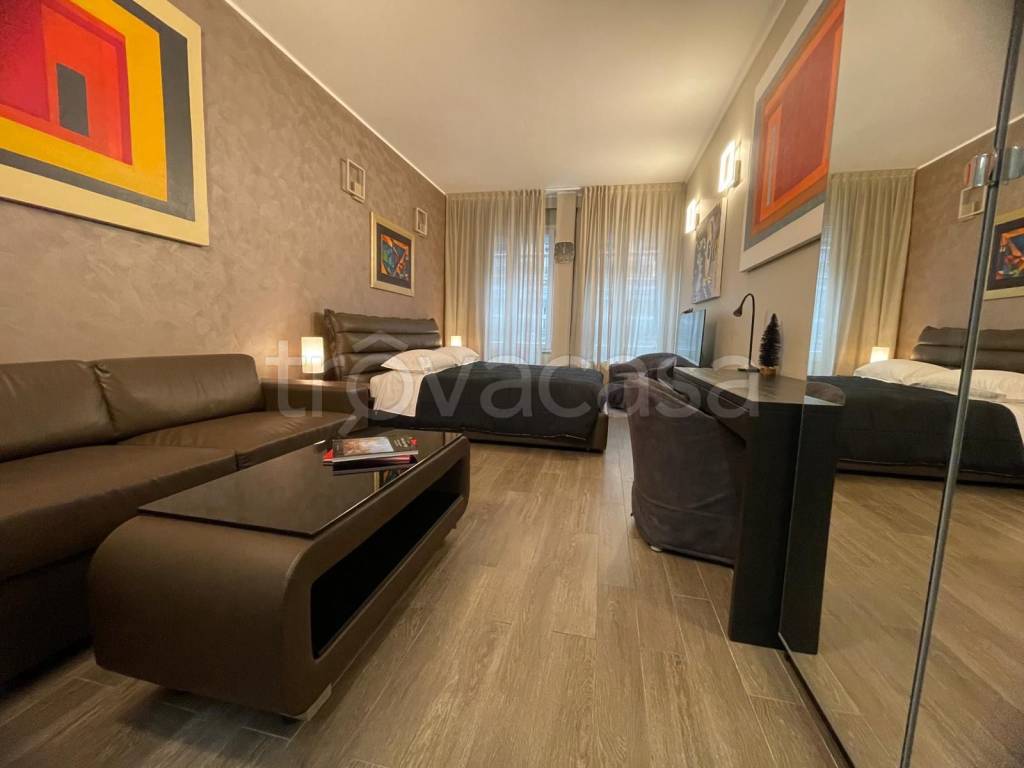 Appartamento in vendita a Milano via Vitruvio, 43