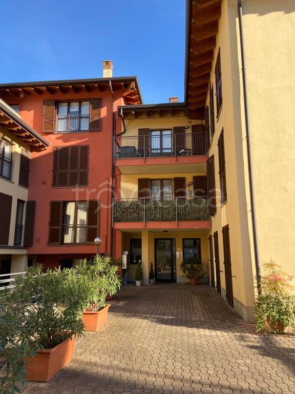 Appartamento in vendita a Erba via Clerici, 62