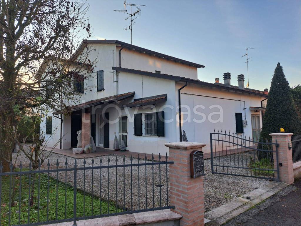 Villa Bifamiliare in vendita a Finale Emilia via Eugenio Curiel, 3