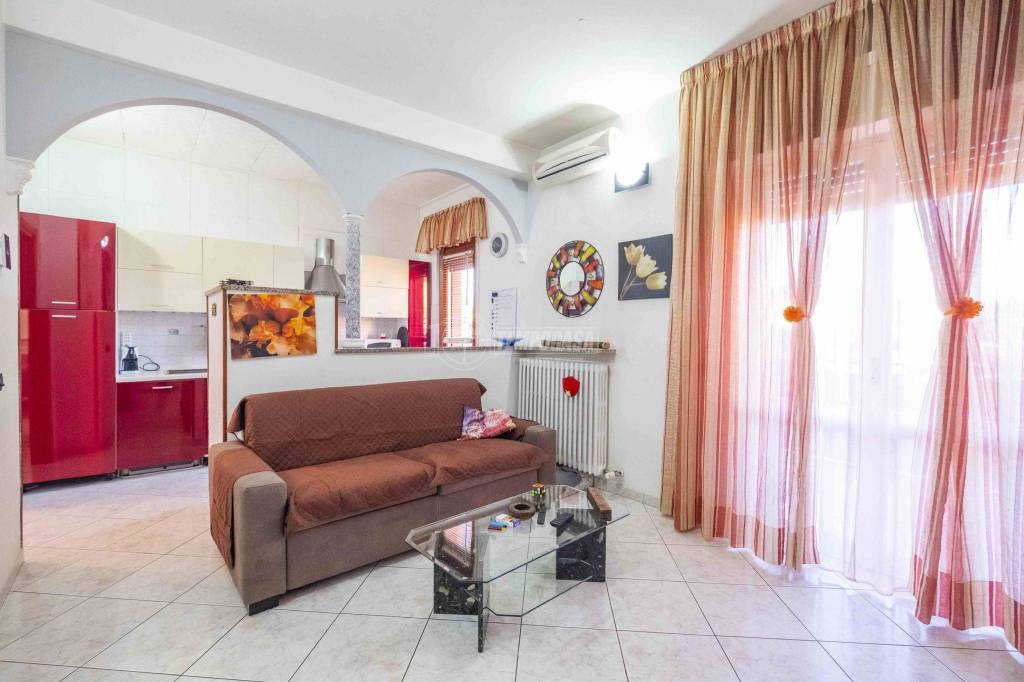 Appartamento in vendita a Romentino via Chiodini