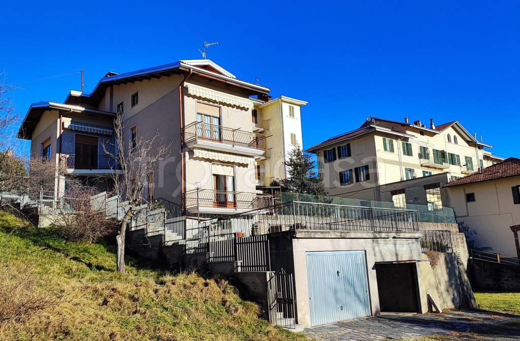 Villa in vendita a Biella strada Rontume