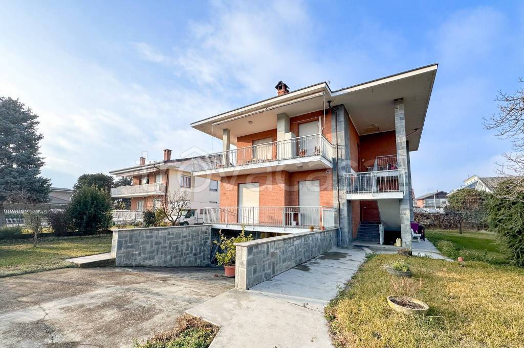 Villa Bifamiliare in vendita a Bruino via Monviso, 12