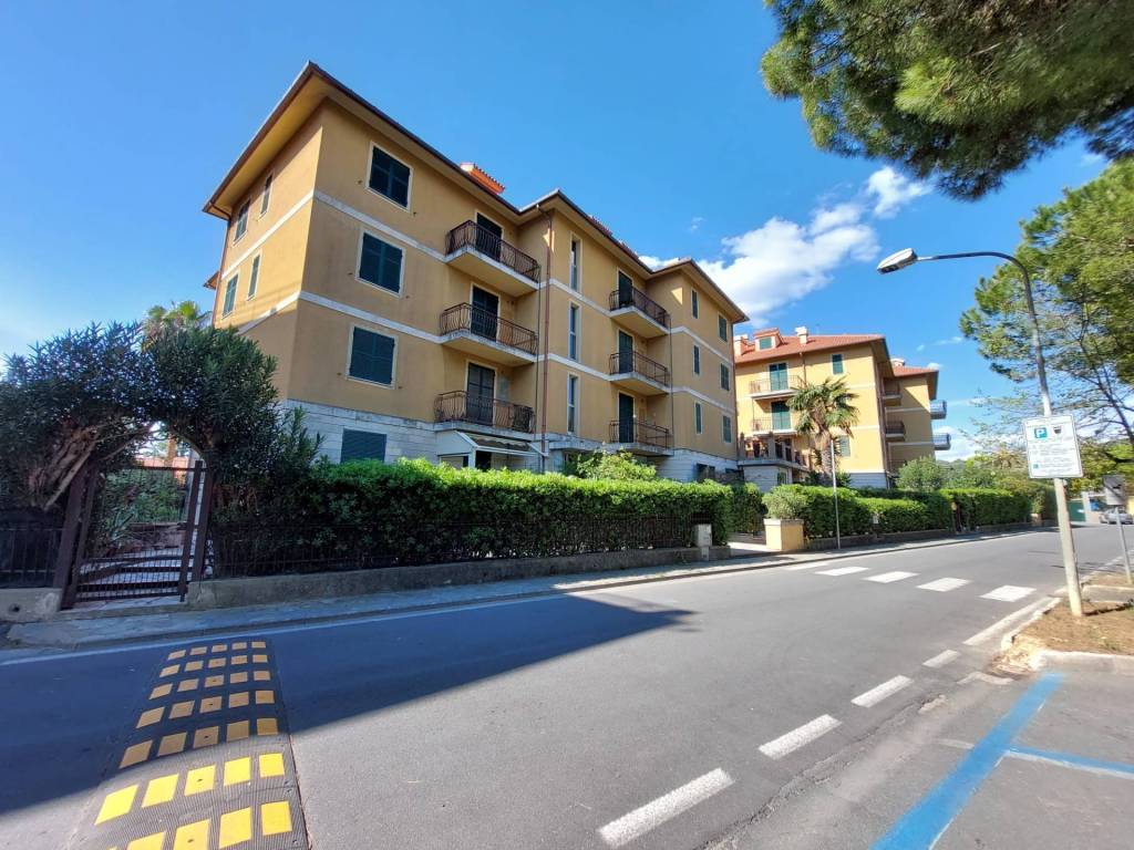 Appartamento in vendita a Cervo via Giacomo Bianchi