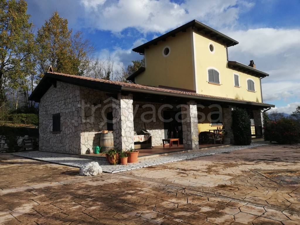 Villa in vendita a Ruviano via San Domenico