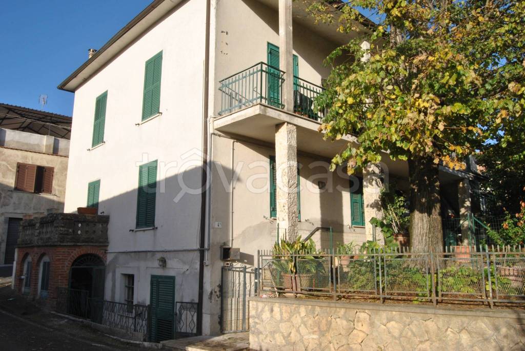 Casa Indipendente in vendita a Castiglione in Teverina viale Trento e Trieste