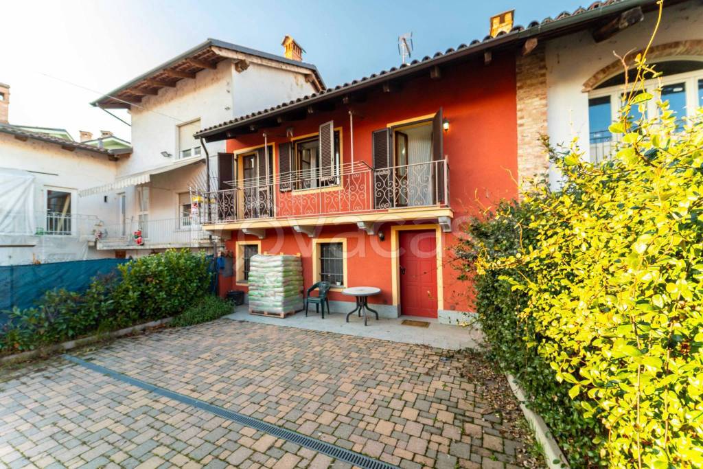 Villa in vendita a Poirino via Galileo Ferraris, 6