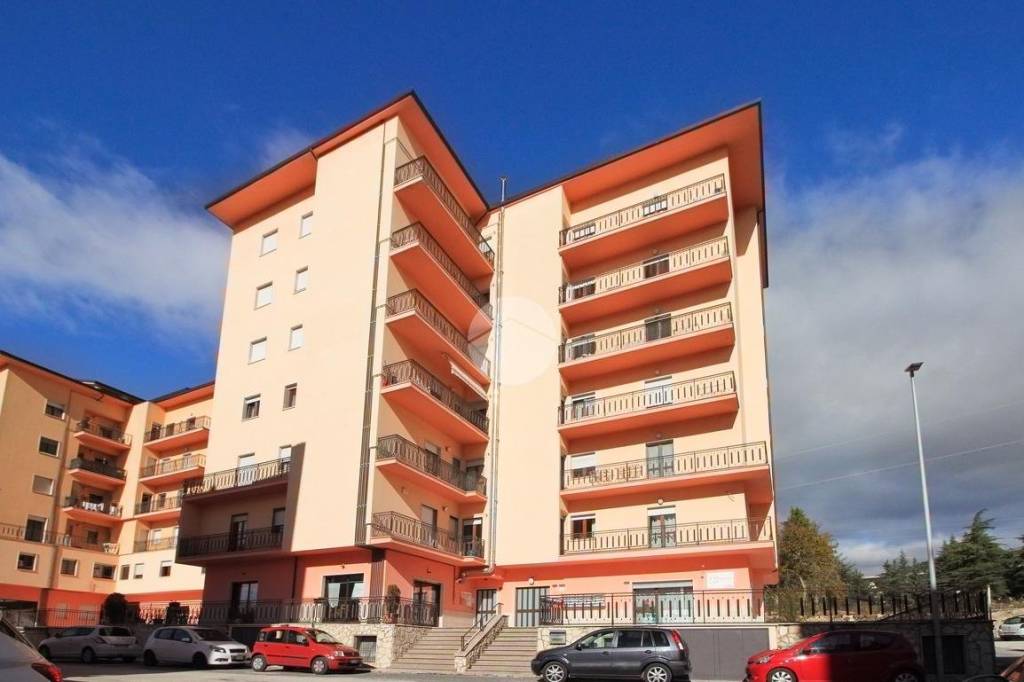 Appartamento in vendita a L'Aquila via Giancandido Pastorelli, 16