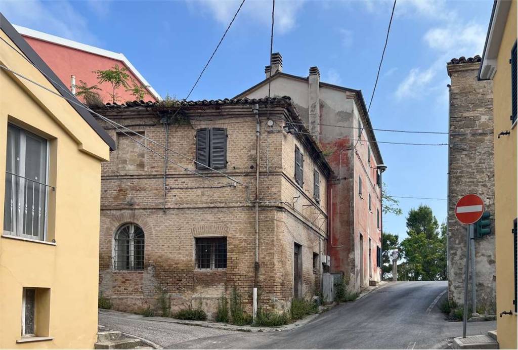 Casa Indipendente in vendita ad Ancona